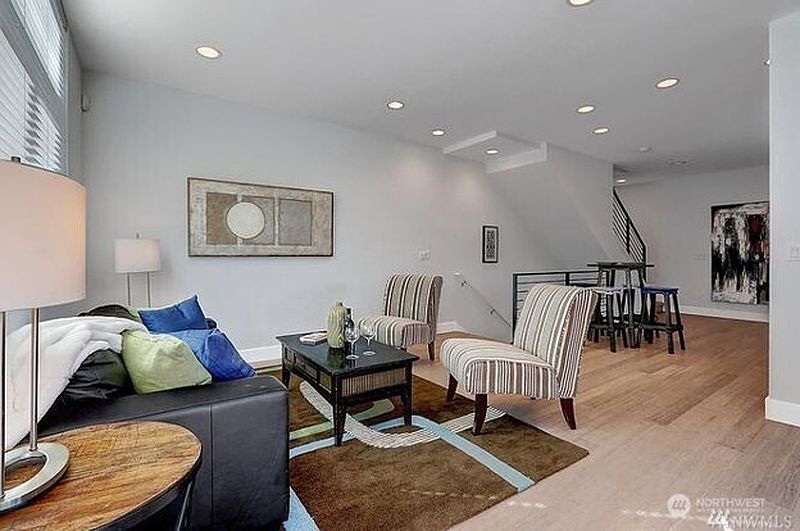 4th image of 1507 Lakeview Blvd E
