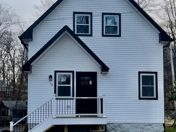 18 Northwestern Way, Hopatcong Boro, NJ 07843