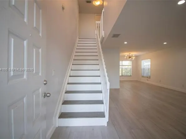 4844 Grapevine Way, Davie, FL 33331