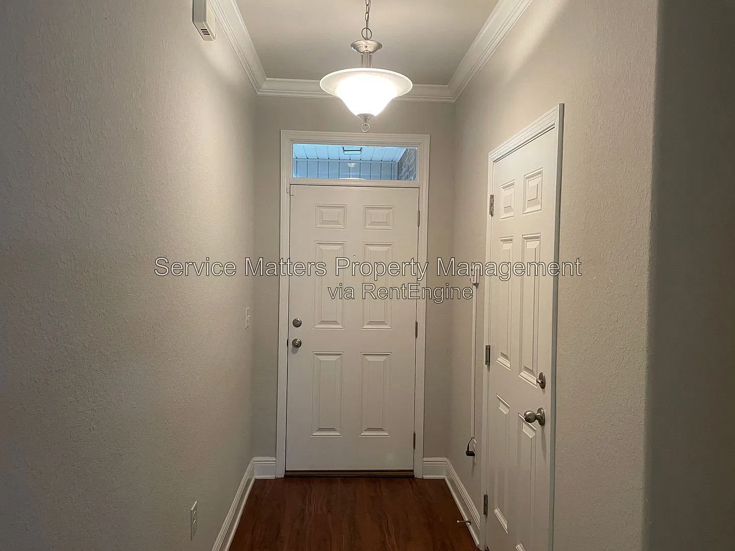 4 bed, 3.0 bath, 2292 sqft, $2,200 — Photo 2