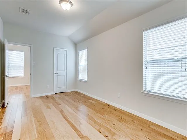 954 Pheasant Dr — Photo 13