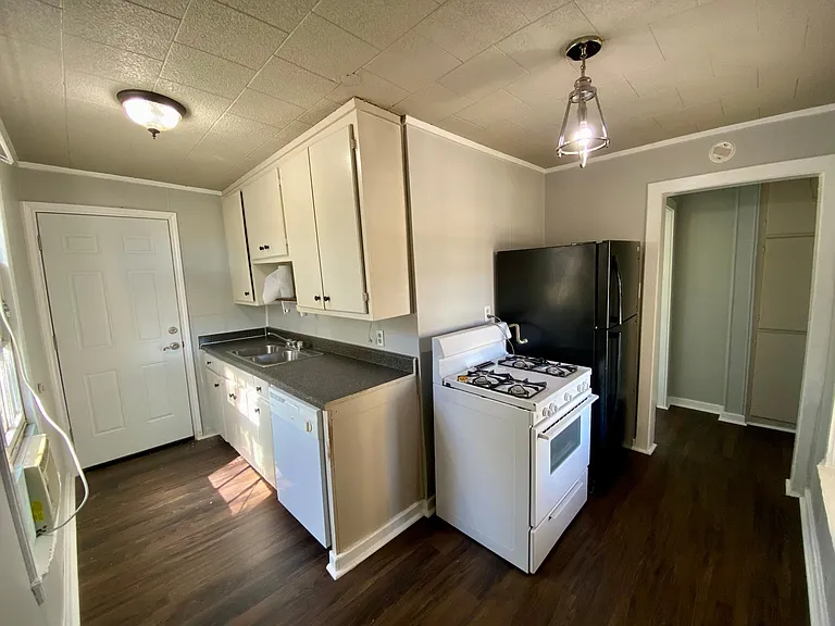 2211 Bagby Ave — Photo 12