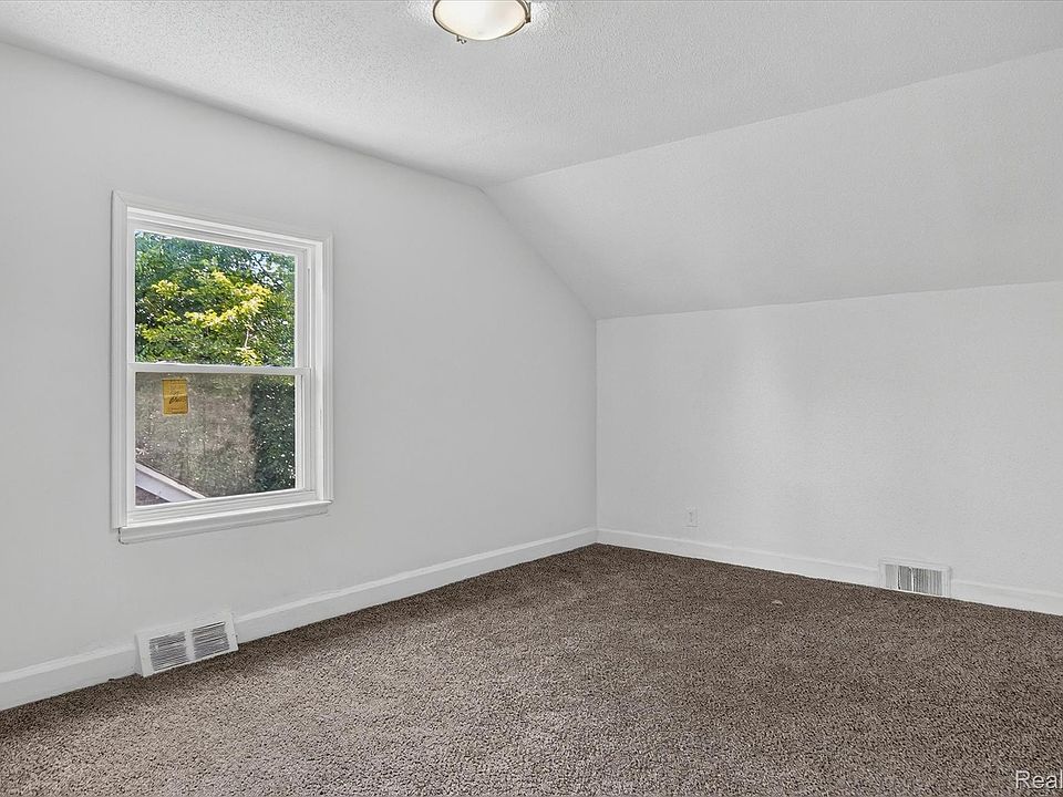 11641 Glastonbury Ave, photo 25