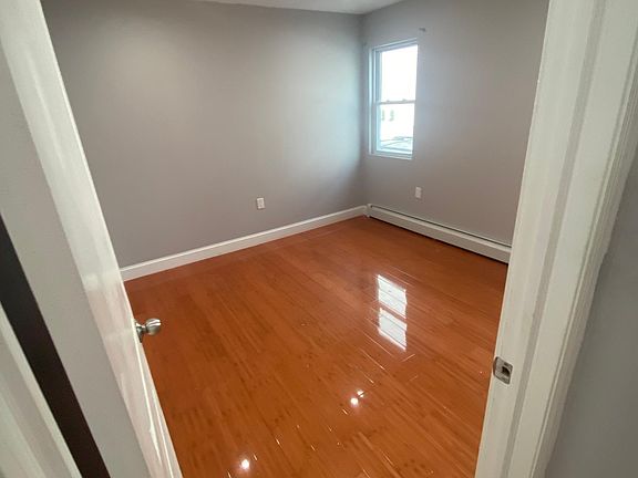 3rd image of 13445 161st St