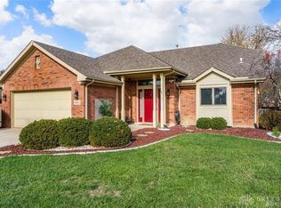 2253 Four Seasons Trl, Miamisburg, OH 45342