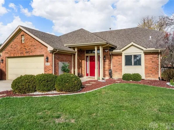 2253 Four Seasons Trl, Miamisburg, OH 45342