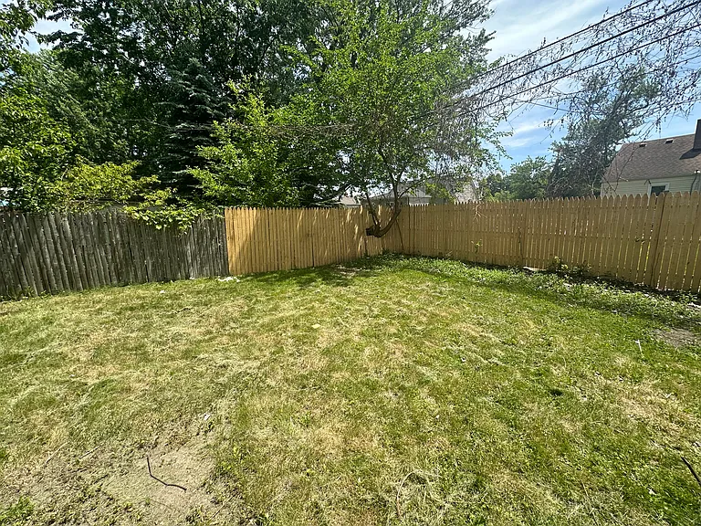 1816 Guthrie Ave — Photo 16