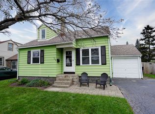 208 Chesterton Rd, Rochester, NY 14626