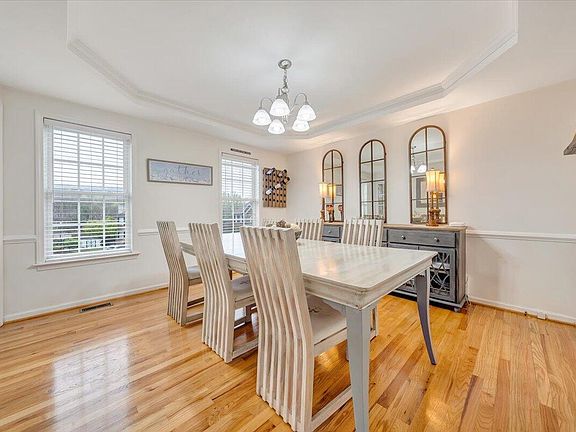 5th image of 617 Crystal Anne Ln
