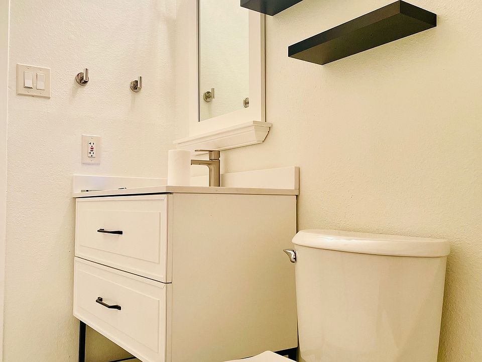 2nd Bathroom
