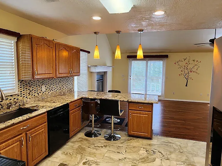 6108 Williams Rd — Photo 20