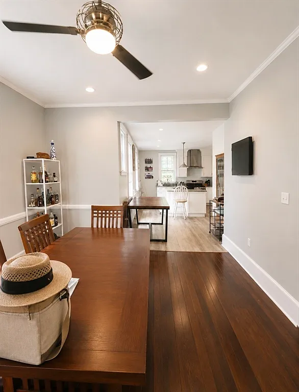 4 bed, 2.5 bath, 2500 sqft, $4,600 — Photo 3