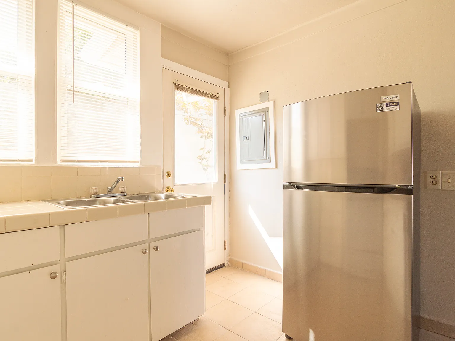 2 bed, 650 sqft, $1,495 — Photo 2