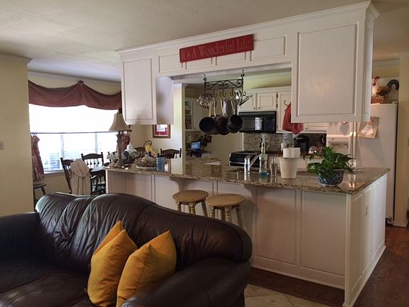 Open Kitchen/Breakfast Room