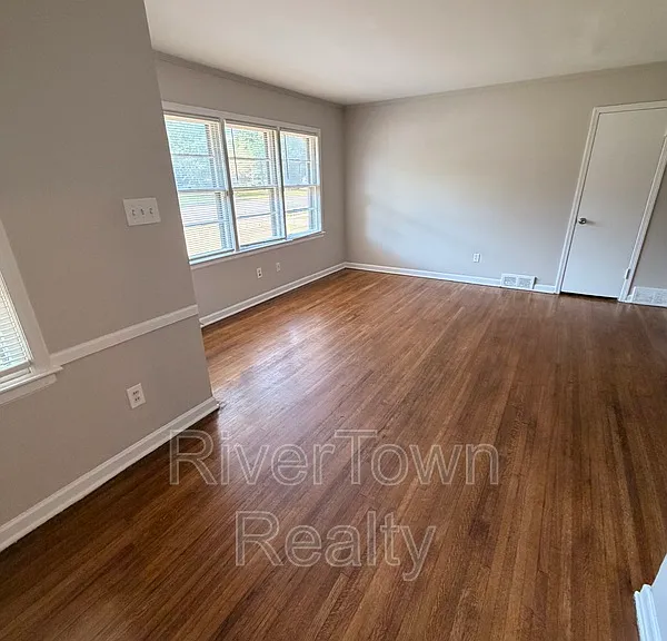 4672 Willow Rd — Photo 6
