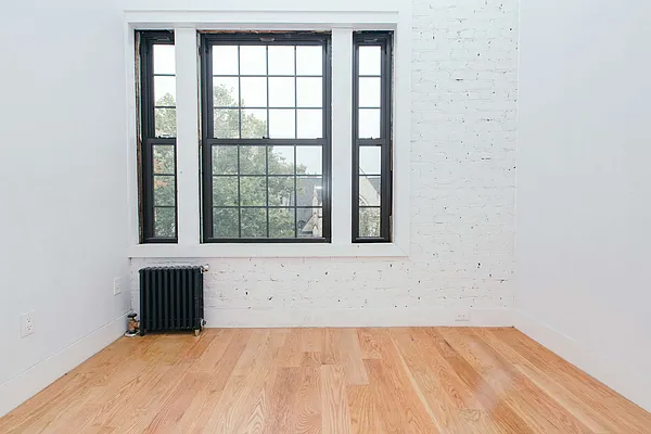 Rented by Nooklyn NYC LLC | media 83