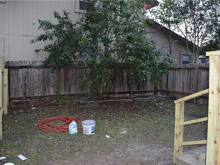 611 Nelray Blvd #A — Photo 10