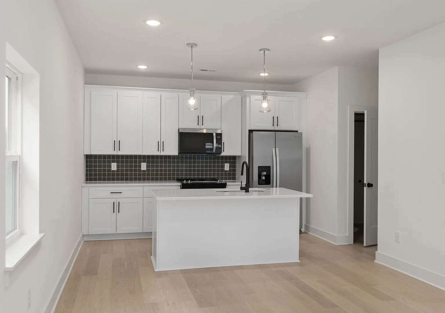 Coming soon, we'd love you to live here. Donelson Nashville Townhome 3 bedrooms 2.5 baths, pets o... — Photo 3