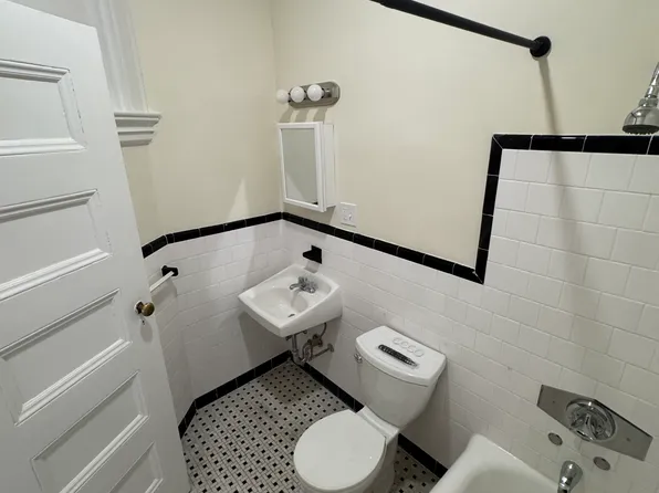 2 Ware St #112, Cambridge, MA 02138