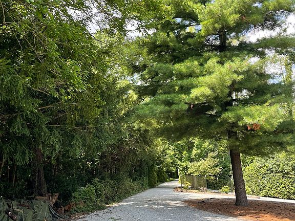 3rd image of 15896 N Gray Rd