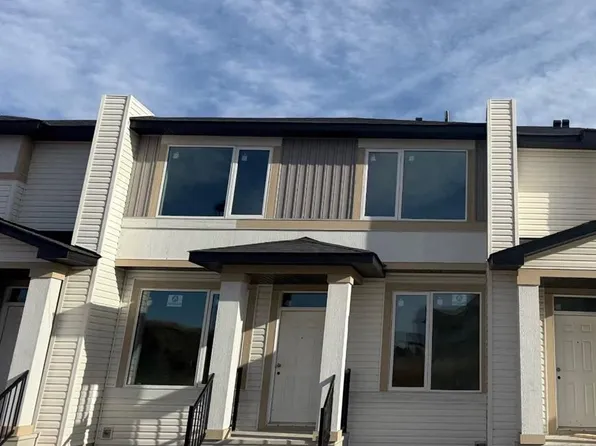 1997 W McCaskill Dr, Crossfield, AB T0M 0S0