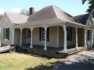 3rd image of 608 Radford Pl