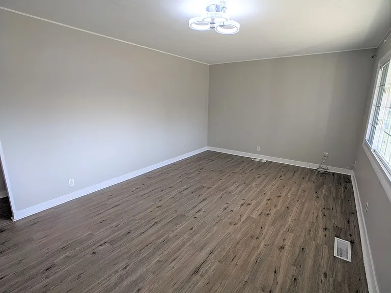 139 Totten Dr — Photo 6