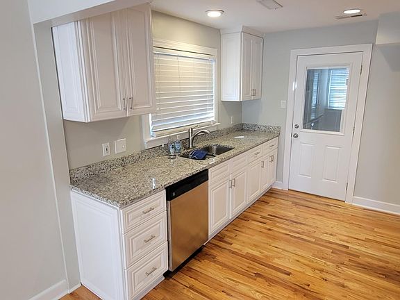 5th image of 201 E McGinnis Cir