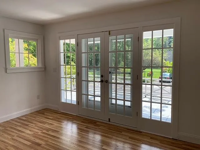 3 bed, 2200 sqft, $3,100 — Photo 3