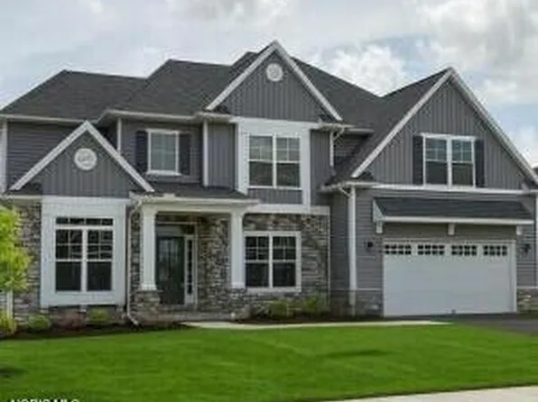 14 Hawthorne Xing, Perrysburg, OH 43551