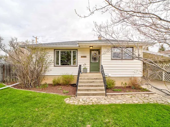 935 S Kettles St, Pincher Creek, AB T0K 1W0