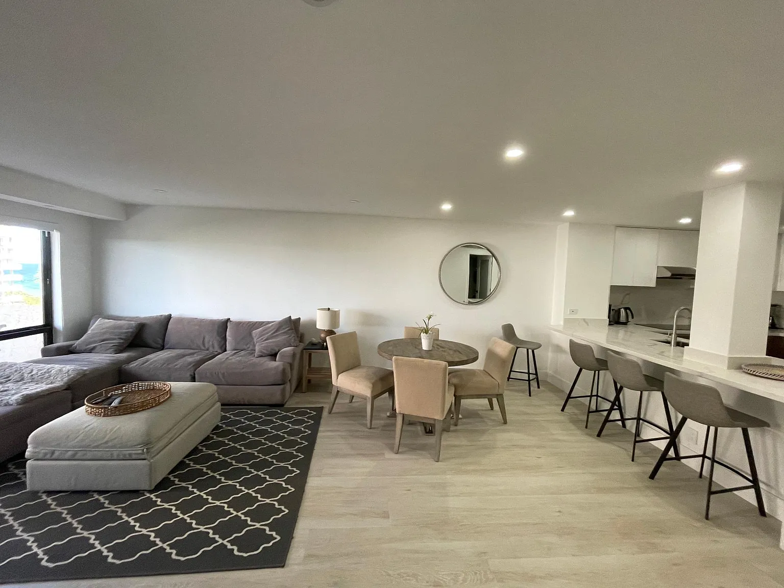 2 bed, 1080 sqft, $5,000 — Photo 3