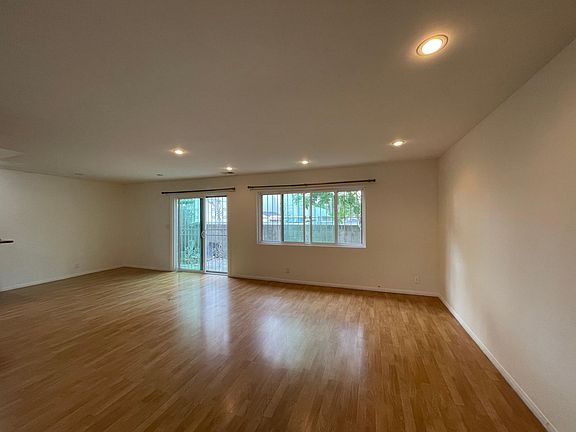 2nd image of 209 Chandler Ave #C