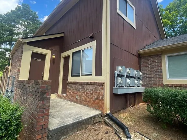 18 Country Place Ct, Alpharetta, GA 30005