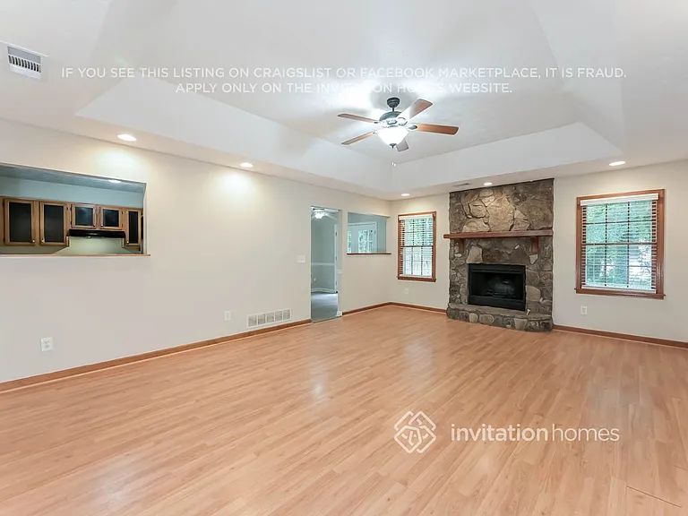 2110 Amber Creek Dr — Photo 5