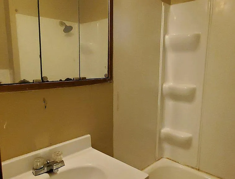 1169 Reaney Ave — Photo 3