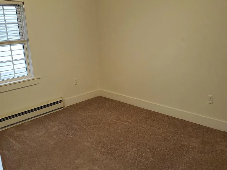 105 S Railroad Ave — Photo 6