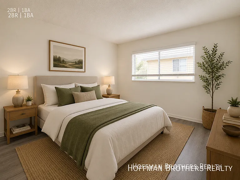 7919 S Hoover St #9 — Photo 2