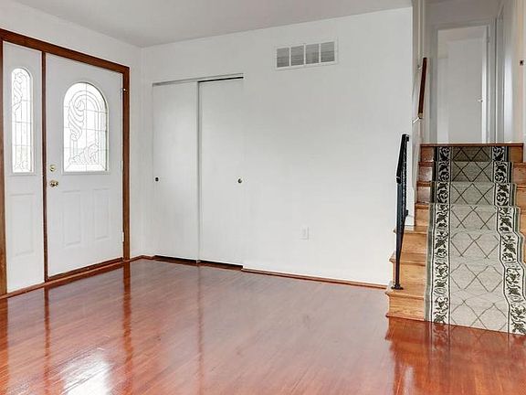 3rd image of 6011 Black Friars Cir