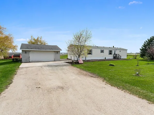 W885 Tecumseh Rd, New Holstein, WI 53061