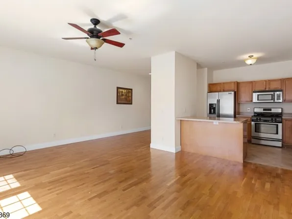 1677 Springfield Ave, Unit 2 #2, Maplewood Twp., NJ 07040