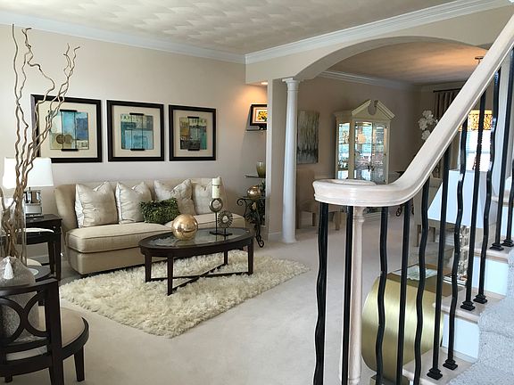 3rd image of 1325 Club House Dr