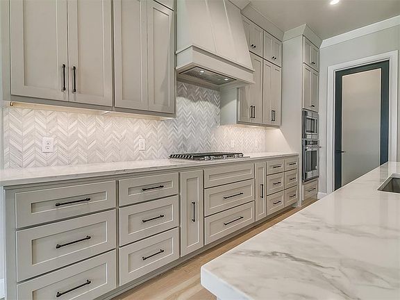 3rd image of 16429 Loire West Dr