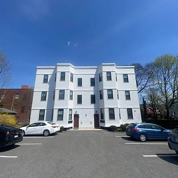45-47 Clement Ave #3 — Photo 1