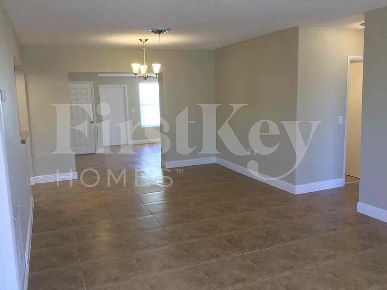 7361 Arthur St — Photo 3