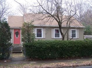 76 Chestnut St, Andover, MA 01810