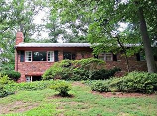 3530 Half Moon Cir, Falls Church, VA 22044