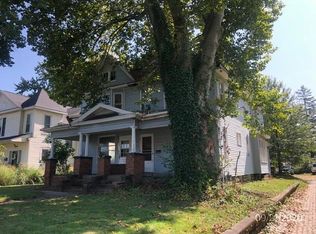 905 Walnut St, Coshocton, OH 43812