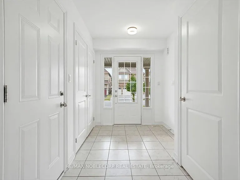 226 Bruce Cameron Dr — Photo 4
