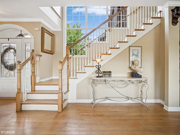 3rd image of 1717 Dewes St
